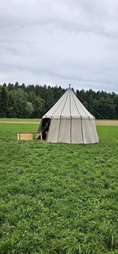 Das Zelte von Cyrill Hamm dem Schmied stehen