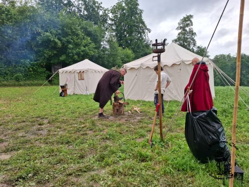 Holz Sägen fürs Feuer